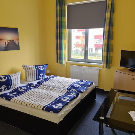 Hanse Haus Pension ไกรฟ์สวัลด์ ภายนอก รูปภาพ